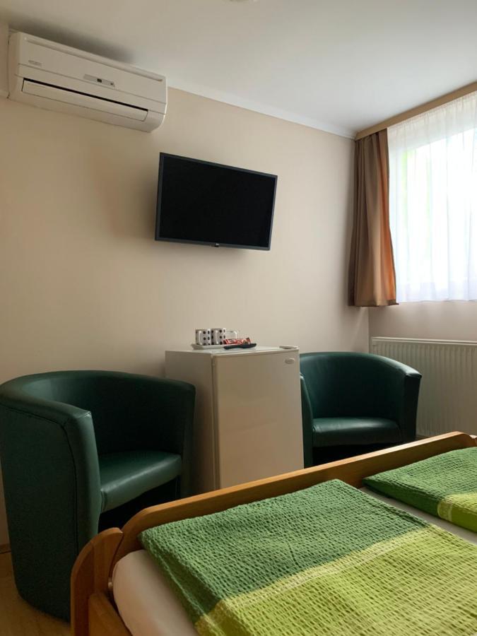 Fenyves Family Rooms And Bungalows Hajdúszoboszló Extérieur photo