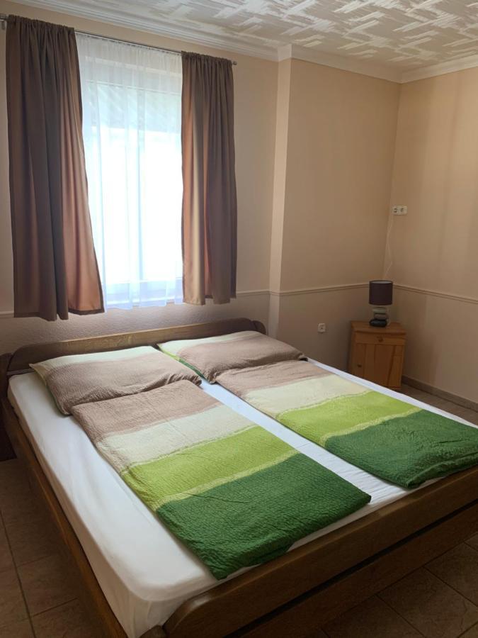 Fenyves Family Rooms And Bungalows Hajdúszoboszló Extérieur photo
