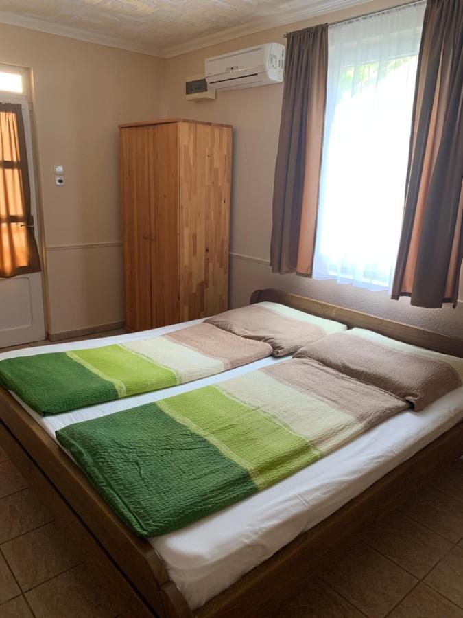 Fenyves Family Rooms And Bungalows Hajdúszoboszló Extérieur photo